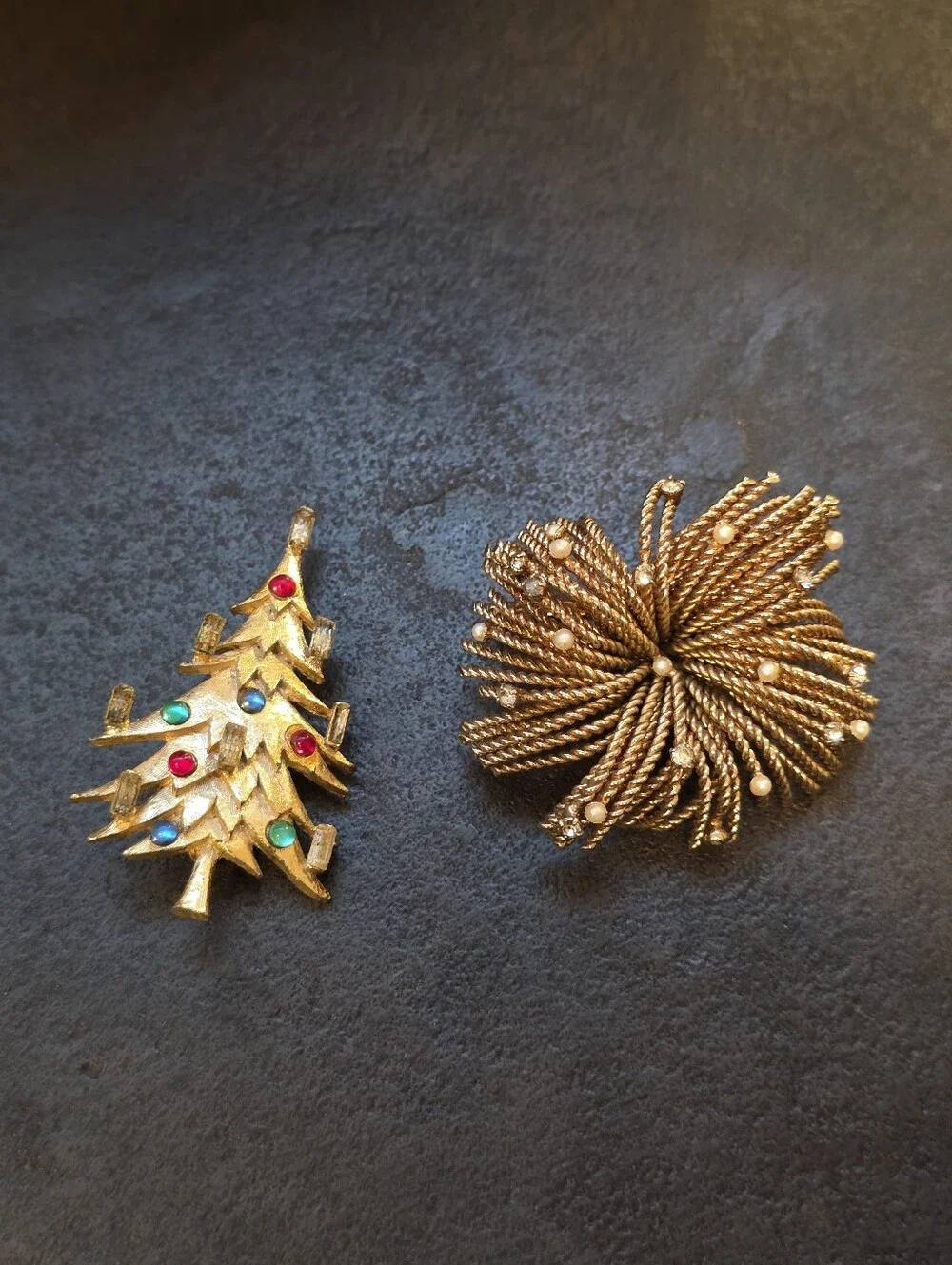 Unsigned BERGER starburst And Christmas Tree Signed CHINA brooch Set -READ